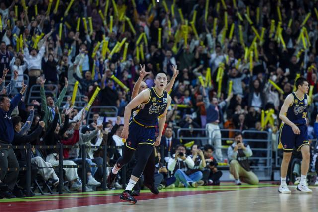 开云APP-力挺胡明轩获得最佳回报 信任是杜锋的季后赛密码