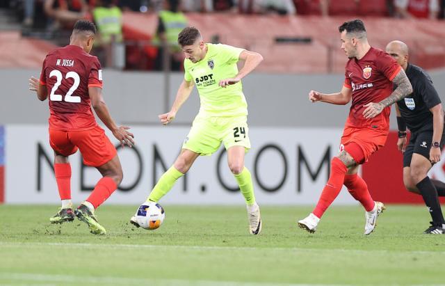 开云体育下载-【亚冠】古斯塔沃波普破门 海港2比2柔佛无缘开门红