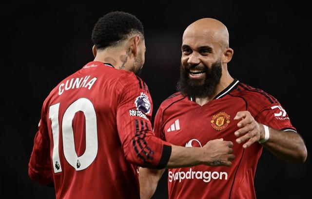 开云体育下载-新援们表现出色，电讯报：曼联新的引援策略终于开始见效